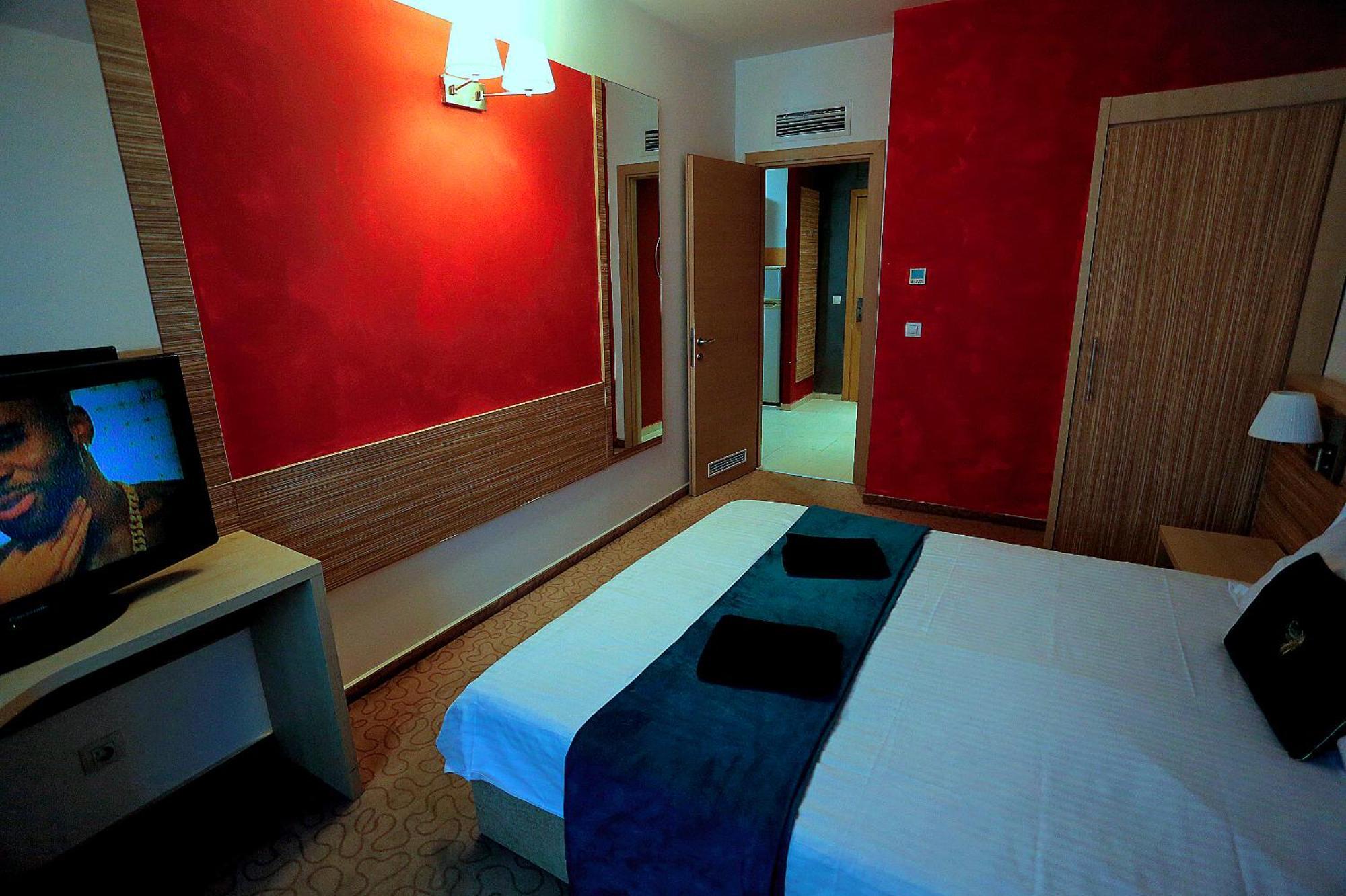 Cataleya Suites Aparthotel Boekarest Buitenkant foto